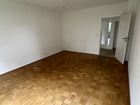 Wohnzimmer - Erdgeschosswohnung in 93138 Lappersdorf mit 60m² kaufen