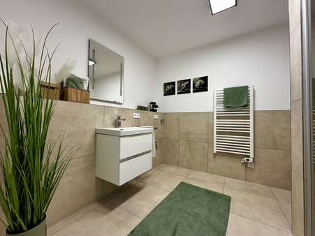 Bad - Erdgeschosswohnung in 93059 Regensburg mit 68m² kaufen