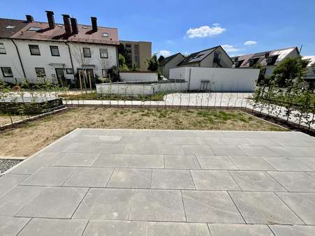 -Große Sonnenterrasse - Erdgeschosswohnung in 93059 Regensburg mit 88m² kaufen