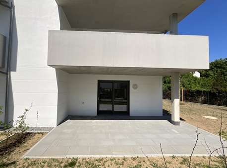 Terrasse - Erdgeschosswohnung in 93059 Regensburg mit 68m² kaufen