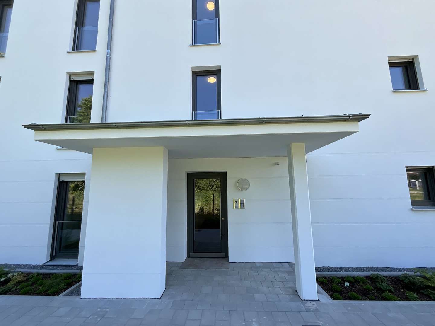 44790651-Hauseingang - Etagenwohnung in 93059 Regensburg mit 83m² kaufen