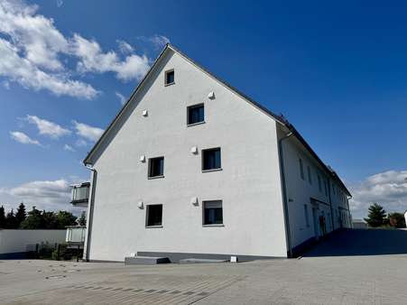 Ansicht/Besucherparkplätze Ansicht/Besucherparkplätze - Etagenwohnung in 92421 Schwandorf mit 89m² kaufen