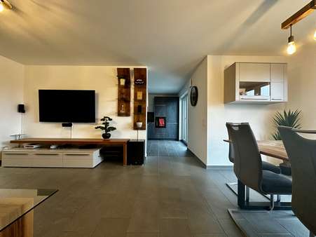 Blick zur Küche - Etagenwohnung in 92421 Schwandorf mit 89m² kaufen