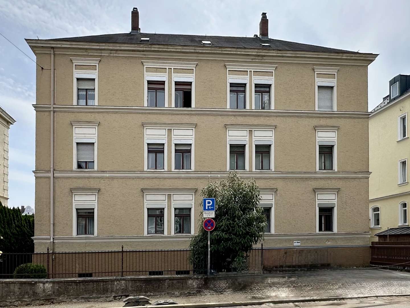 Außenansicht Außenansicht - Mehrfamilienhaus in 93055 Regensburg mit 390m² kaufen