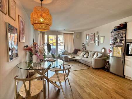 Wohnzimmer Wohnzimmer - Galerie in 93055 Regensburg mit 65m² kaufen