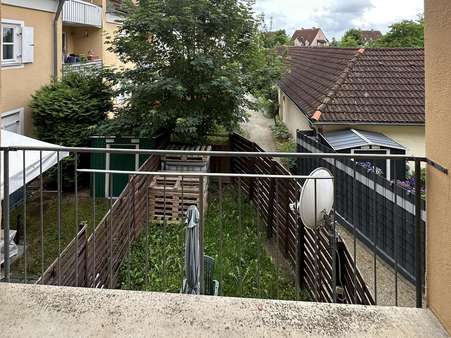 Blick vom Balkon Blick vom Balkon - Etagenwohnung in 93073 Neutraubling mit 66m² kaufen