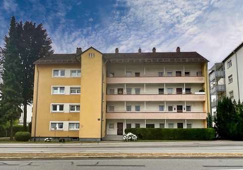 Hausansicht Hausansicht - Etagenwohnung in 93055 Regensburg mit 63m² kaufen