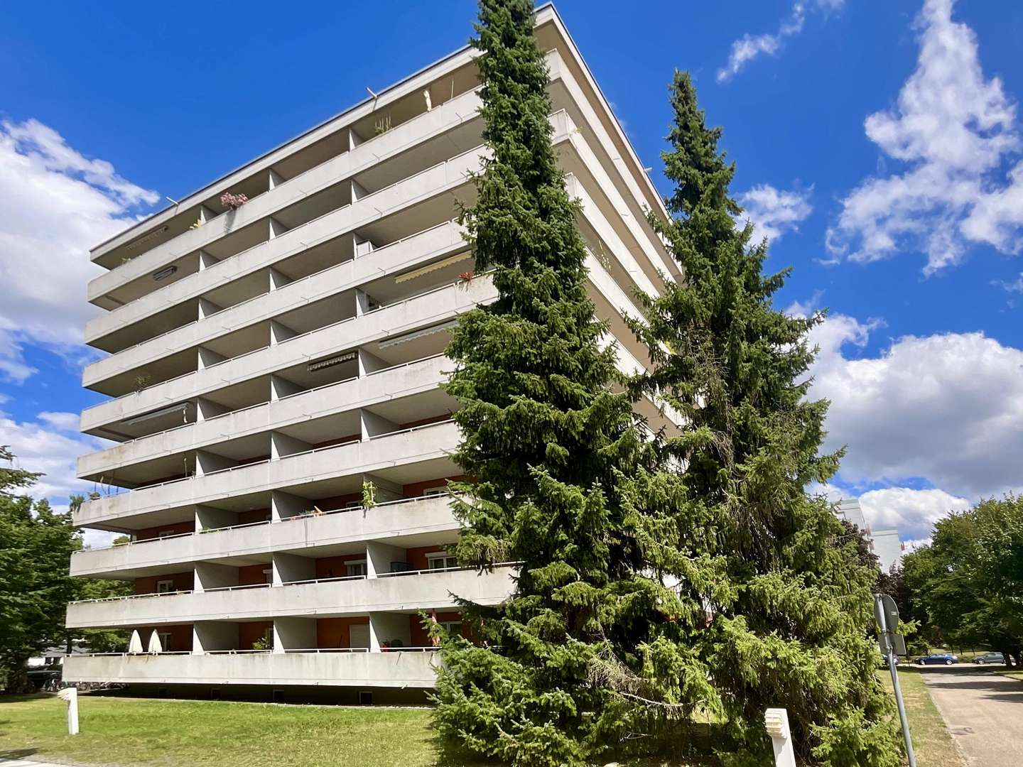 Blick zur Westfassade - Etagenwohnung in 93049 Regensburg mit 74m² kaufen