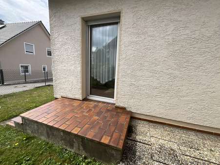 Kleine Terrasse Kleine Terrasse - Einfamilienhaus in 84069 Schierling mit 65m² kaufen