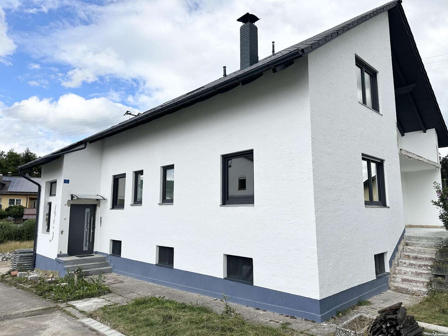 Blick von Westen - Erdgeschosswohnung in 93109 Wiesent mit 114m² kaufen
