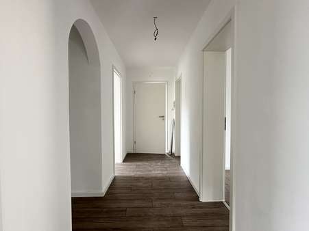 Flur/Diele - Erdgeschosswohnung in 93109 Wiesent mit 114m² kaufen
