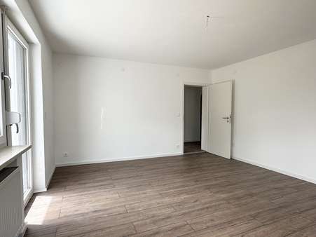 Wohnzimmer - Erdgeschosswohnung in 93109 Wiesent mit 114m² kaufen