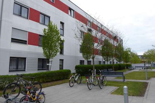 Ansicht von Westen - Appartement in 93053 Regensburg mit 49m² als Kapitalanlage kaufen