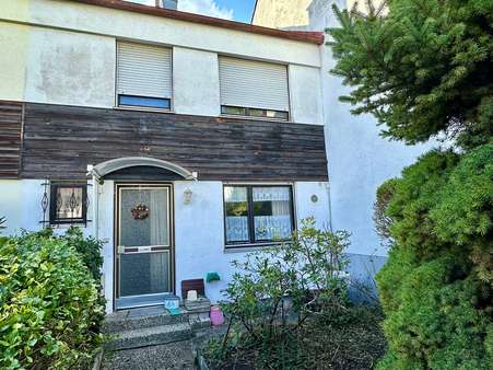 Hauseingang Hauseingang - Reihenmittelhaus in 93138 Lappersdorf mit 136m² kaufen