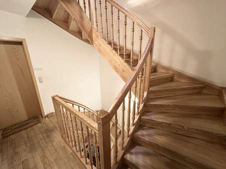 Blick ins Treppenhaus Blick ins Treppenhaus - Etagenwohnung in 93047 Regensburg mit 84m² kaufen