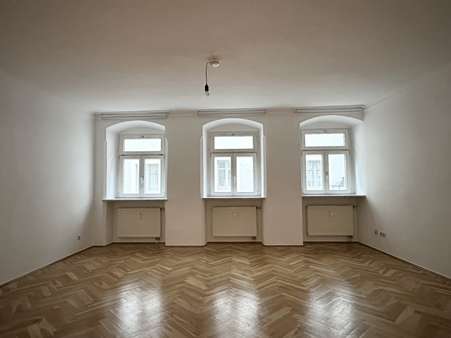 Wohnzimmer Wohnzimmer - Etagenwohnung in 93047 Regensburg mit 84m² kaufen