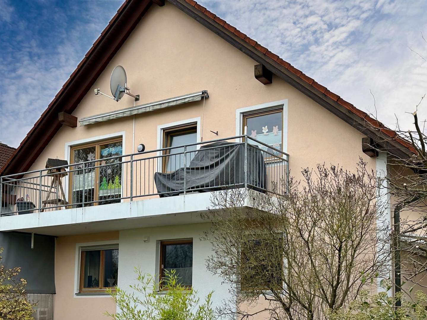 Blick zum Balkon - Dachgeschosswohnung in 93077 Bad Abbach mit 107m² kaufen
