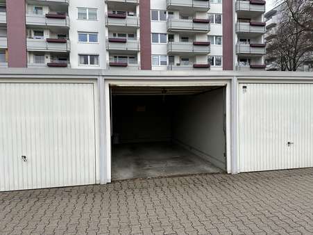 Garage inklusive - Etagenwohnung in 93051 Regensburg mit 70m² kaufen