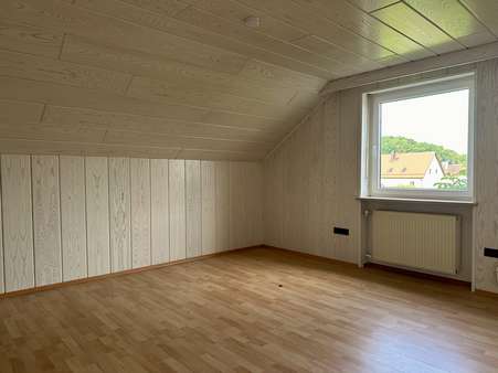 Zimmer 2 - Dachgeschosswohnung in 93197 Zeitlarn mit 68m² kaufen