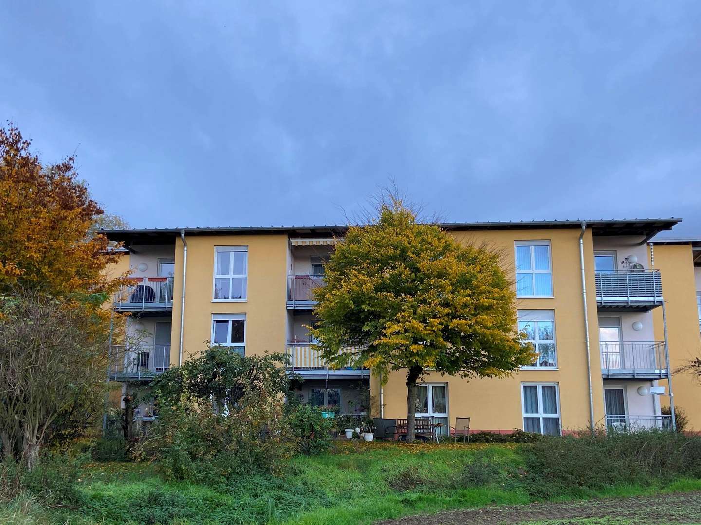 Hausansicht - Erdgeschosswohnung in 93138 Lappersdorf mit 48m² kaufen