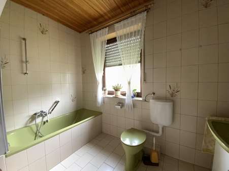 Bad im Erdgeschoss - Zweifamilienhaus in 92507 Nabburg mit 155m² kaufen