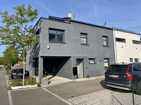 Außenansicht - Doppelhaushälfte in 92421 Schwandorf mit 244m² kaufen