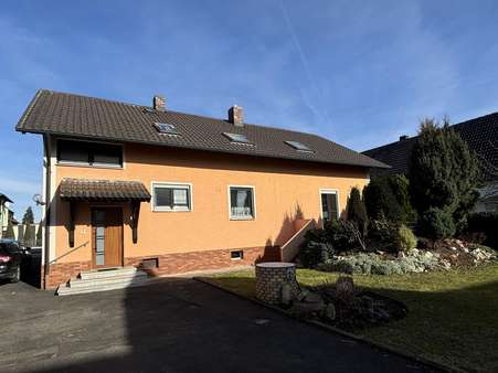 Wohnhausansicht - Zweifamilienhaus in 92421 Schwandorf mit 165m² kaufen
