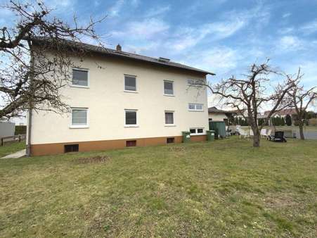 Wohnhaus und Garten - Mehrfamilienhaus in 92533 Wernberg-Köblitz mit 255m² kaufen