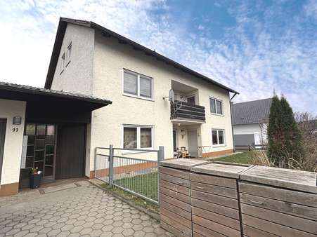 Wohnhaus und Zugang - Mehrfamilienhaus in 92533 Wernberg-Köblitz mit 255m² kaufen
