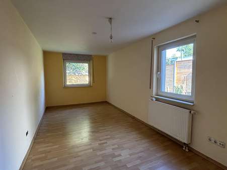 Zimmer im Erdgeschoss - Einfamilienhaus in 92442 Wackersdorf mit 130m² kaufen