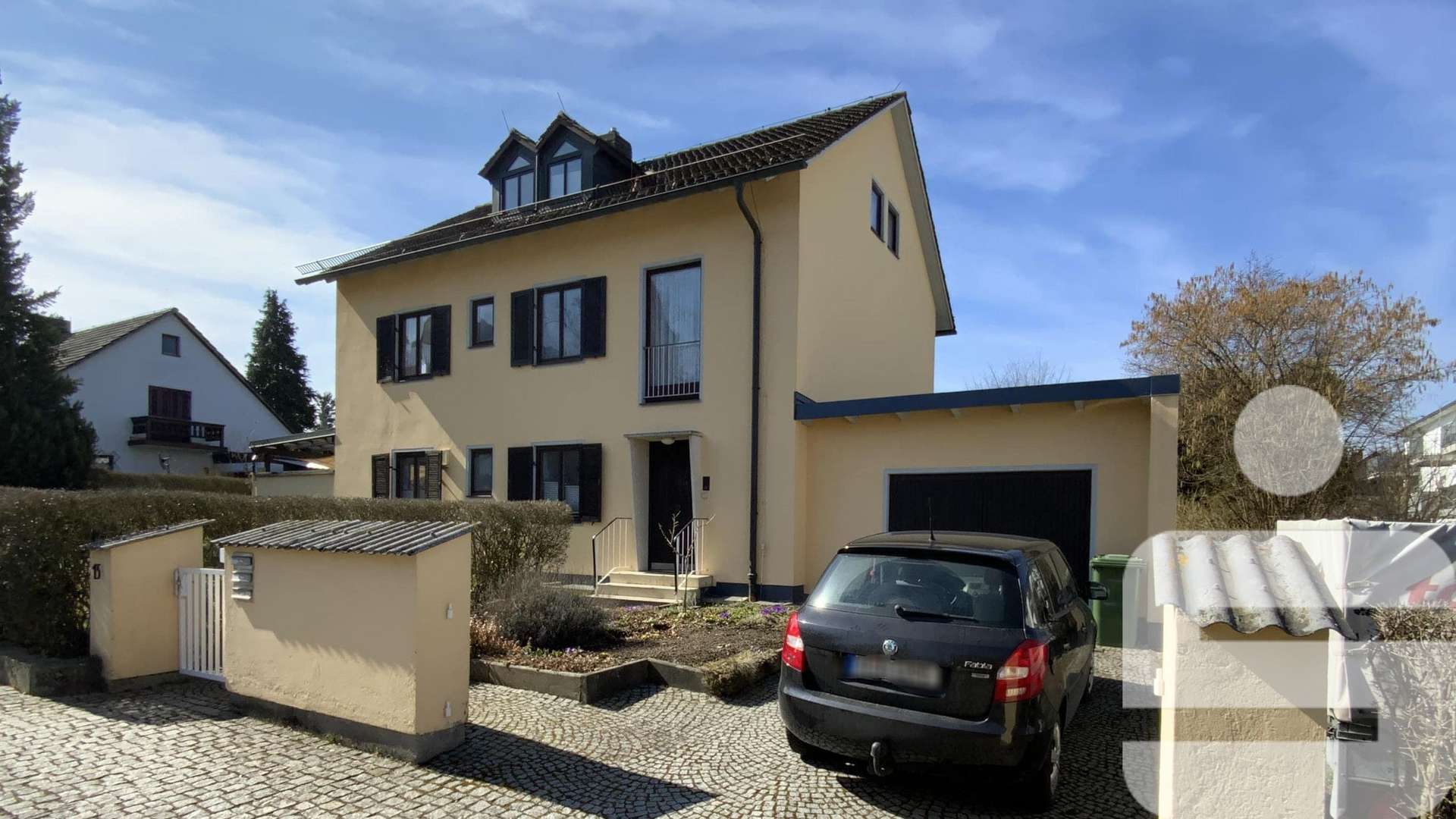 Wohnhaus mit Garage Wohnhaus mit Garage - Haus in 93142 Maxhütte-Haidhof mit 168m² kaufen
