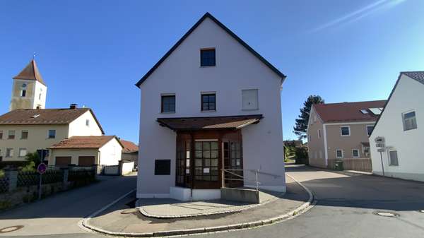 Ansicht mit Eingang - Mehrfamilienhaus in 92540 Altendorf mit 84m² kaufen