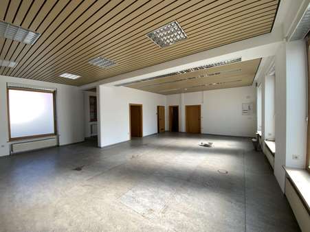Geschäftsräume - Mehrfamilienhaus in 92540 Altendorf mit 84m² kaufen