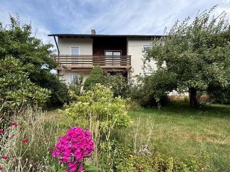 Wohnhaus und Garten Wohnhaus und Garten - Zweifamilienhaus in 92536 Pfreimd mit 200m² kaufen