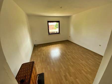 Wohnzimmer Wohnzimmer - Etagenwohnung in 93142 Maxhütte-Haidhof mit 53m² kaufen
