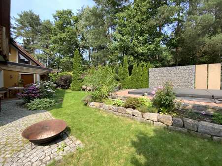 Garten mit Swimspa - Einfamilienhaus in 92442 Wackersdorf mit 142m² kaufen