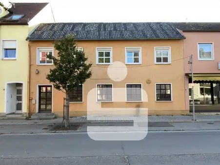 Wohn- und Geschäftshaus in zentraler Lage