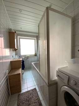 Bad - Erdgeschosswohnung in 92421 Schwandorf mit 58m² kaufen