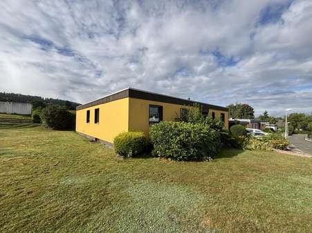 Wohnhaus und großer Garten - Einfamilienhaus in 92526 Oberviechtach mit 150m² kaufen
