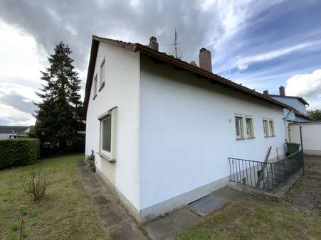 Ansicht und Garten Ansicht und Garten - Einfamilienhaus in 92421 Schwandorf mit 145m² kaufen