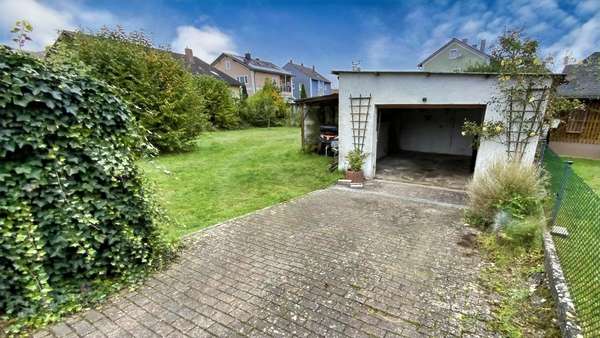 Garage mit Zufahrt Garage mit Zufahrt - Einfamilienhaus in 93158 Teublitz mit 106m² kaufen