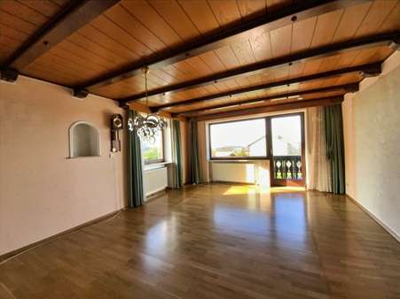 Zimmer im Erdgeschoss - Einfamilienhaus in 92526 Oberviechtach mit 190m² kaufen