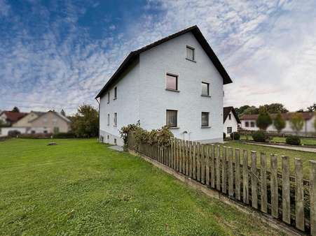 Wohnhaus und Grundstück Wohnhaus und Grundstück - Einfamilienhaus in 92546 Schmidgaden mit 200m² kaufen