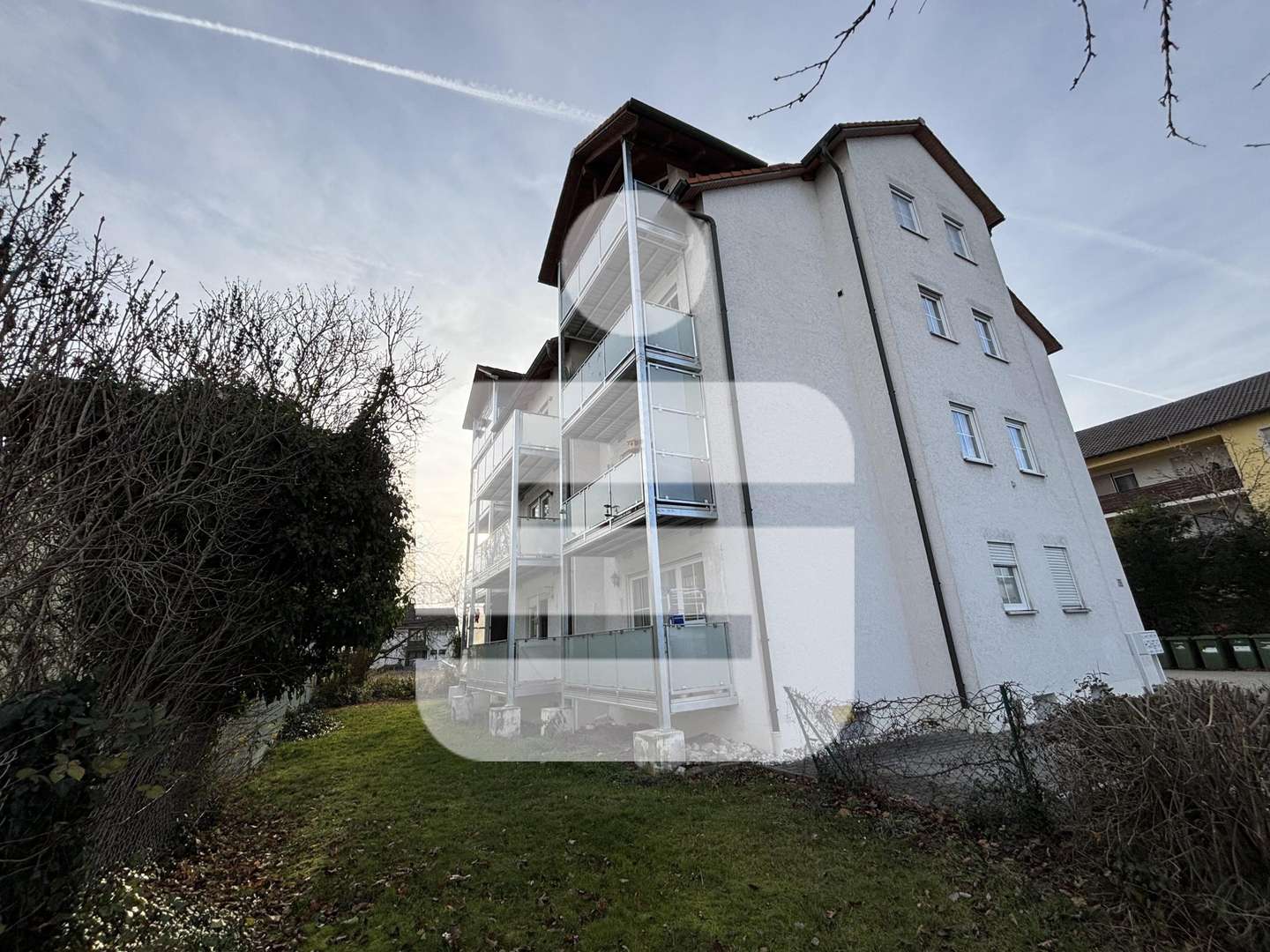 Wohnhausansicht Wohnhausansicht - Dachgeschosswohnung in 92421 Schwandorf mit 75m² kaufen