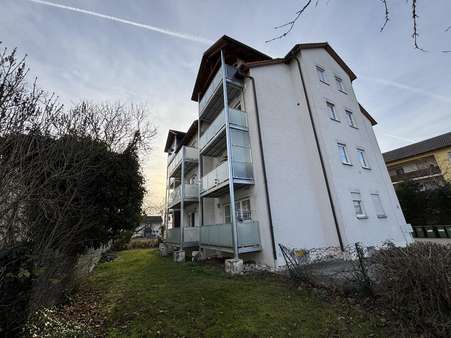 Wohnhausansicht Wohnhausansicht - Dachgeschosswohnung in 92421 Schwandorf mit 75m² kaufen