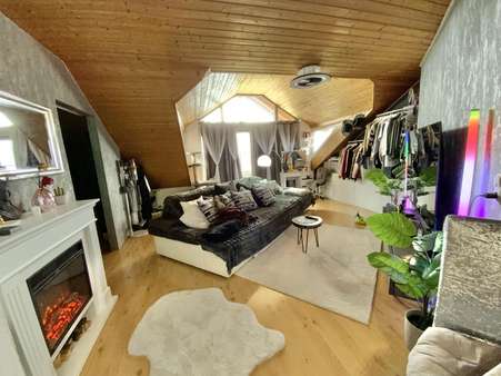 Wohnbereich Wohnbereich - Dachgeschosswohnung in 92421 Schwandorf mit 75m² kaufen