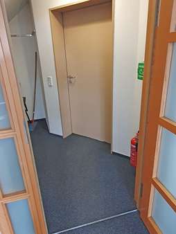 Eingangsbereich/Flur - Büro in 92421 Schwandorf mit 113m² mieten