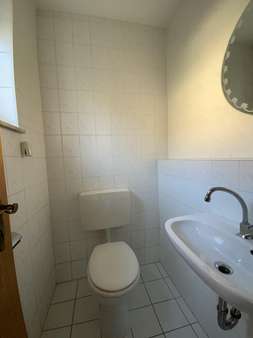 Gäste-WC - Doppelhaushälfte in 92533 Wernberg-Köblitz mit 134m² kaufen