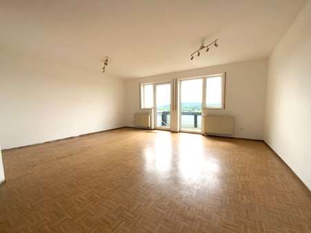 Wohn-/Esszimmer - Doppelhaushälfte in 92533 Wernberg-Köblitz mit 134m² kaufen