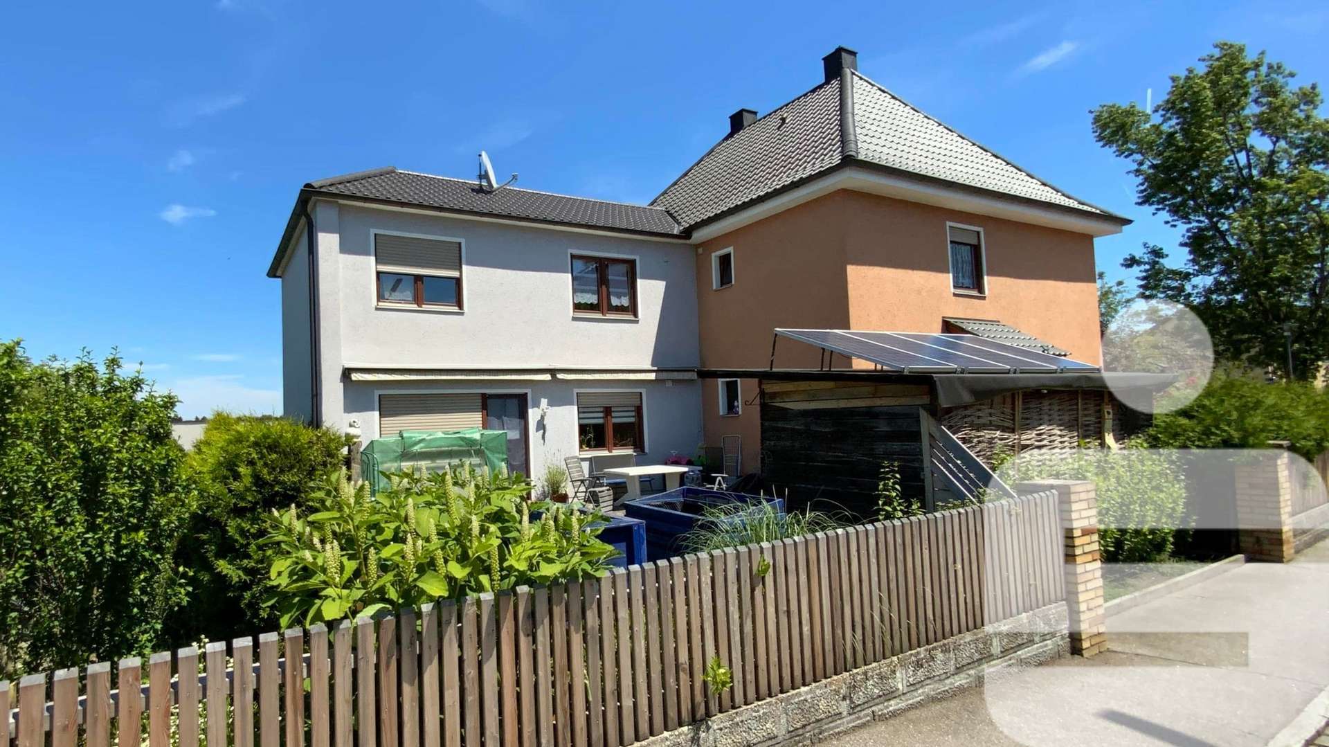 Straßenansicht - Zweifamilienhaus in 93133 Burglengenfeld mit 216m² kaufen